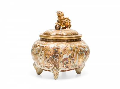 Antique Chinese Porcelain and Eglomise Gold Scenic Lidded and Footed Box