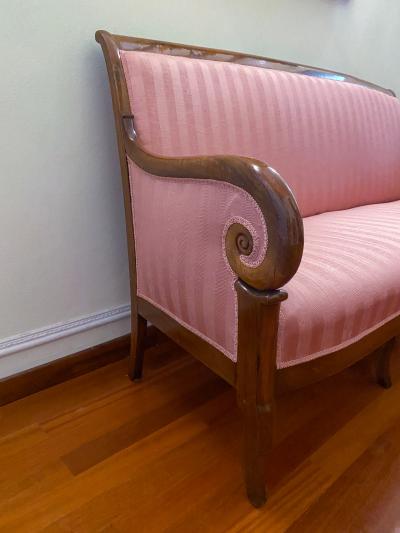Antique French Pink color Sofa in Walnut 1830