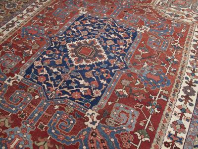 Antique Heriz Serapi Carpet DK 114 97 