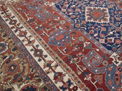 Antique Heriz Serapi Carpet DK 114 97 