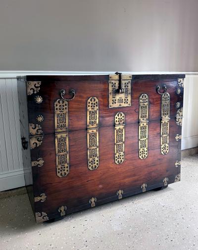 Antique Korean Bandaji Chest Gyeonggi Do Joseon Dynasty