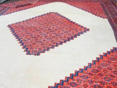 Antique Persian Dorosch Serapi Design Carpet