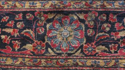Antique Persian Mohajeran Sarouk Carpet 118 x 163 