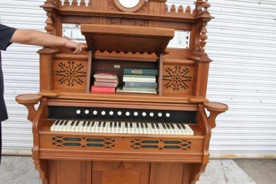 Antique Pump Organ NO50 Chicago Cottage Organ Company