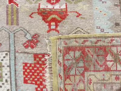 Antique Turkish Ghiordes Rug 35 x 65