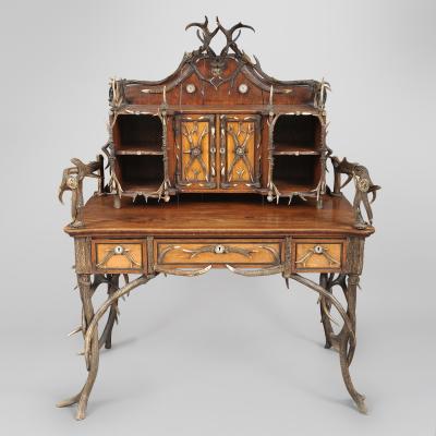 Antler Desk