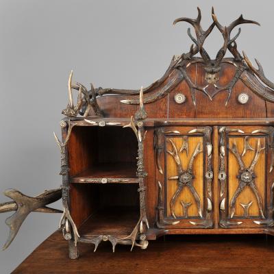 Antler Desk