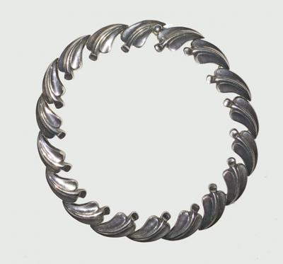 Antonio Pineda Antonio PIneda necklace with leaf design