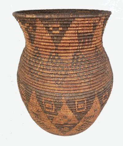 Apache polychrome olla