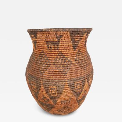 Apache polychrome olla
