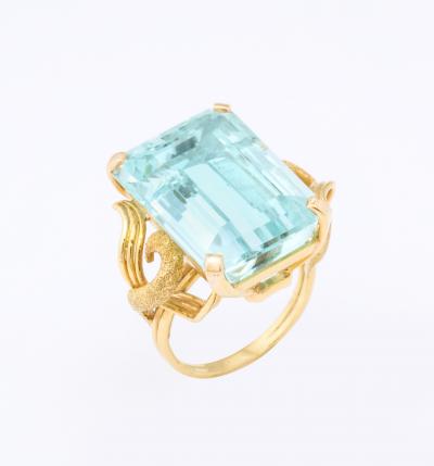 Aquamarine Retro 18 k Gold Ring