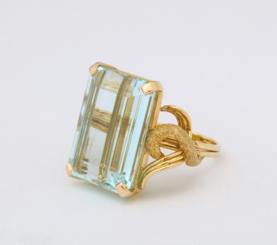 Aquamarine Retro 18 k Gold Ring