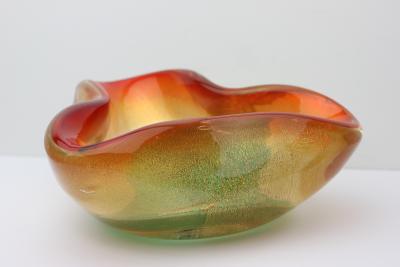 Archimede Seguso Archimede Seguso Multicolored Glass with Gold Fleck Bowl 1960 Italy