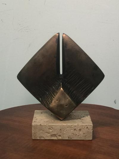 Arnaldo Pomodoro MODERNIST BRONZE AND TRAVERTINE MARBLE PAIR OF SCULPTURES