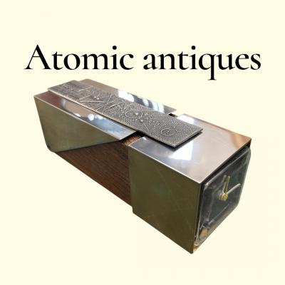 Arnaldo Pomodoro Nice clock and box attributed to Arnaldo Pomodoro