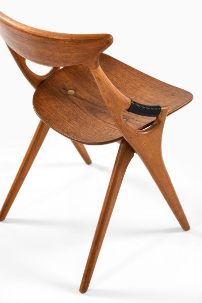 Arne Hovmand Olsen Set of Six Dining Chairs Model 210 by Arne Hovmand Olsen 1957