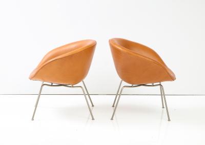 Arne Jacobsen A Pair of Arne Jacobsen Chairs