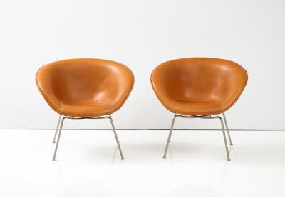 Arne Jacobsen A Pair of Arne Jacobsen Chairs