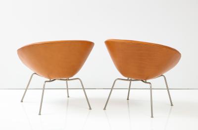 Arne Jacobsen A Pair of Arne Jacobsen Chairs