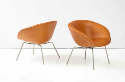Arne Jacobsen A Pair of Arne Jacobsen Chairs