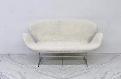 Arne Jacobsen Arne Jacobsen Fritz Hansen Swan Sofa Settee 1960s in Real Canadian Sheepskin