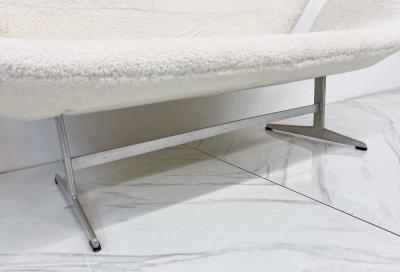 Arne Jacobsen Arne Jacobsen Fritz Hansen Swan Sofa Settee 1960s in Real Canadian Sheepskin