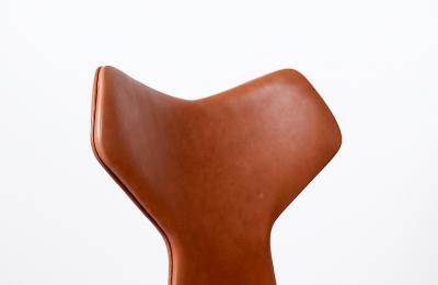 Arne Jacobsen Arne Jacobsen Grand Prix Leather Chair for Fritz Hansen