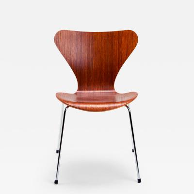 Arne Jacobsen Arne Jacobsen Series 7 Chair in Teak Denmark 1970s