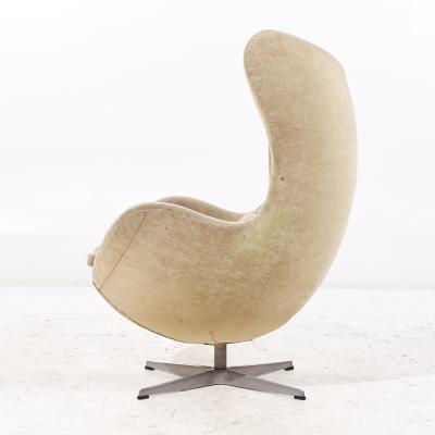 Arne Jacobsen Arne Jacobsen for Fritz Hansen Mid Century Egg Chairs Pair