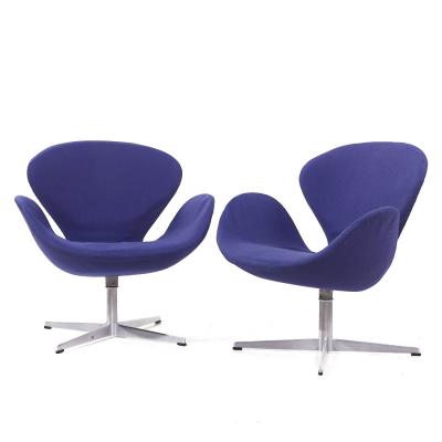 Arne Jacobsen Arne Jacobsen for Fritz Hansen Mid Century Swan Chairs Pair