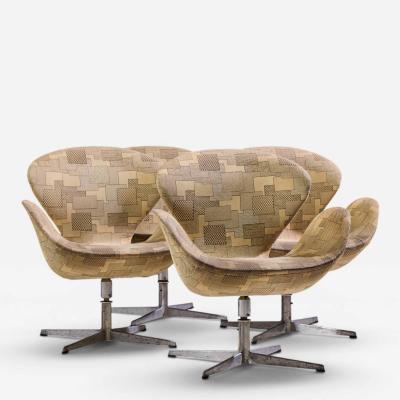 Arne Jacobsen Arne Jacobsen for Fritz Hansen Mid Century Swan Chairs Set of 4