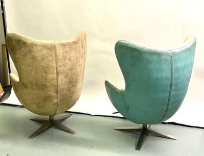Arne Jacobsen Early Model Pair of Vintage Leather Danish Egg Chair Arne Jacobsen c 1960