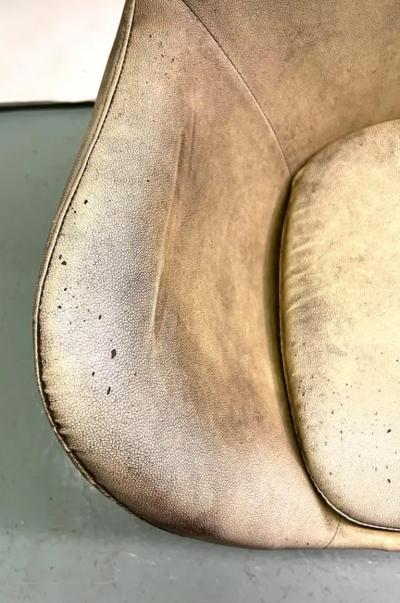 Arne Jacobsen Early Model Pair of Vintage Leather Danish Egg Chair Arne Jacobsen c 1960