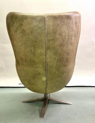 Arne Jacobsen Early Model Pair of Vintage Leather Danish Egg Chair Arne Jacobsen c 1960