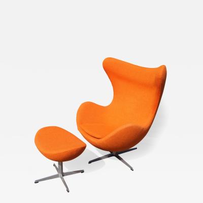 Arne Jacobsen Egg Chair and Ottoman by Arne Jacobsen for Fritz Hansen