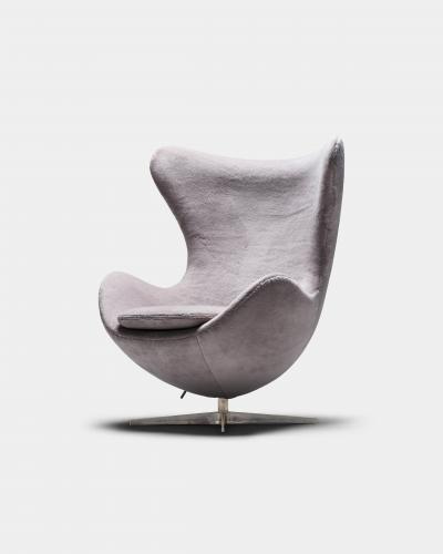 Arne Jacobsen Egg Chair by Arne Jacobsen with New Wool Mosu Velvet Upholstery