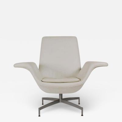 Arne Jacobsen Mid Century Modern Dialogue HBF Swivel Lounge Chair in White Leather