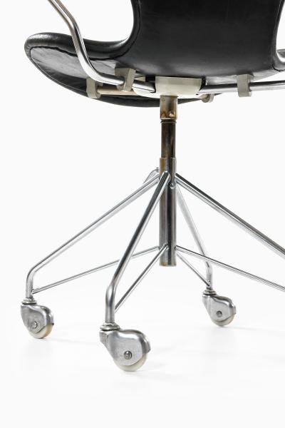 Arne Jacobsen Office Chair in Leather Steel and Rosewood by Arne Jacobsen 1967