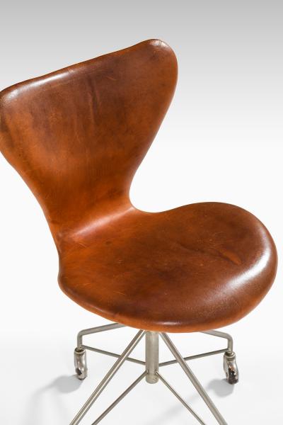 Arne Jacobsen Office Chair in Leather and Steel by Arne Jacobsen 1968