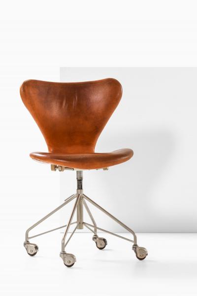 Arne Jacobsen Office Chair in Leather and Steel by Arne Jacobsen 1968