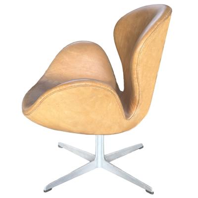 Arne Jacobsen Original Swan Chair by Arne Jacobsen in Natural Leather