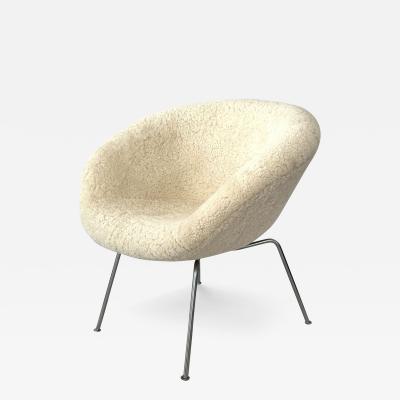 Arne Jacobsen Pot Chair Upholstered in Sheepskin Shearling