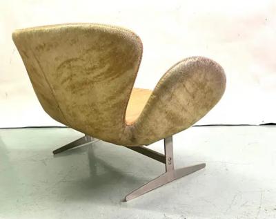 Arne Jacobsen Scandinavian Mid Century Organic Modern Leather Swan Sofa Attr to Arne Jacobsen