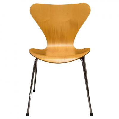 Arne Jacobsen Series 7 Chair by Arne Jacobsen for Fritz Hansen Multiple Available