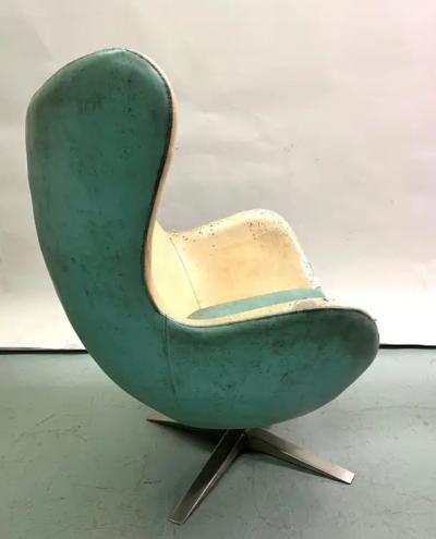 Arne Jacobsen Set of 3 Danish Organic Modern Egg Lounge Chairs attr Arne Jacobsen 2 Leather