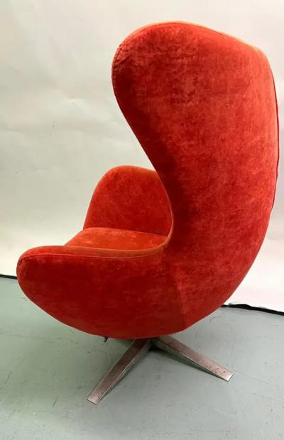 Arne Jacobsen Set of 3 Danish Organic Modern Egg Lounge Chairs attr Arne Jacobsen 2 Leather