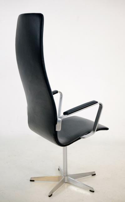 Arne Jacobsen Set of Eight Aluminum Leather Highback Chairs by Arne Jacobsen