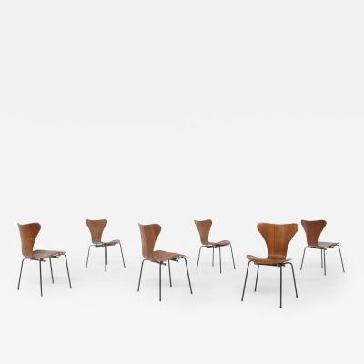 Arne Jacobsen Set of six chair by Arne Jacobsen M Butterfly for the Brazilian airline 1950s