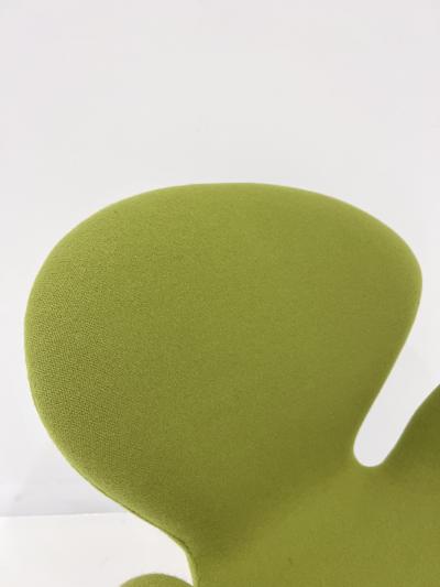 Arne Jacobsen Swan Chair by Arne Jacobsen for Fritz Hansen