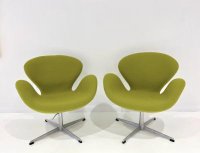 Arne Jacobsen Swan Chair by Arne Jacobsen for Fritz Hansen